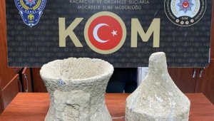 Adana'da 2 taş eser ele geçirildi