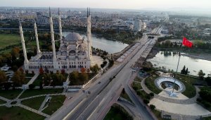 Adana'da caddeler boşaldı, kent hayalet şehre döndü