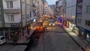Akdağmadeni Belediyesi'nden sokağa çıkma kısıtlamasında yoğun çalışma
