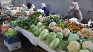 Aliağa Köy Pazarına ilgi büyük