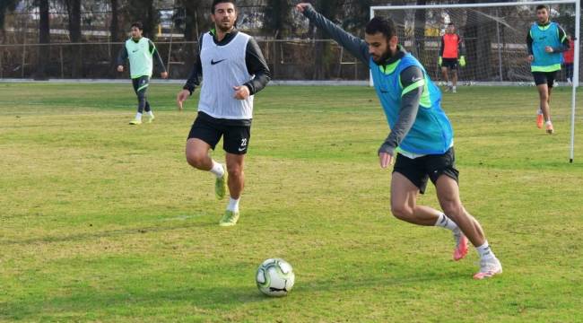 Aliağaspor, antrenmanlara ara vermiyor