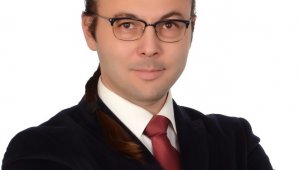 ALKÜ'lü akademisyenden sağlık şehitlerinin çocuklarına burs desteği
