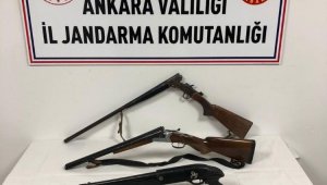 Ankara'da jandarma bir kişiyi 4 adet ruhsatsız silahla yakaladı