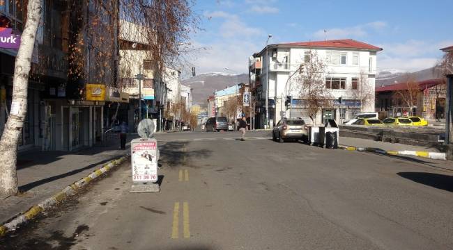 Ardahan'da cadde ve sokaklar boş kaldı