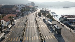 Ayvalık'ın bomboş cadde ve sokakları havadan görüntülendi