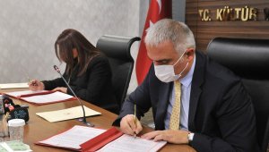 Bakan Ersoy: "Dünyada Amerika'dan sonra en büyük dizi film ihraç eden ülke Türkiye"