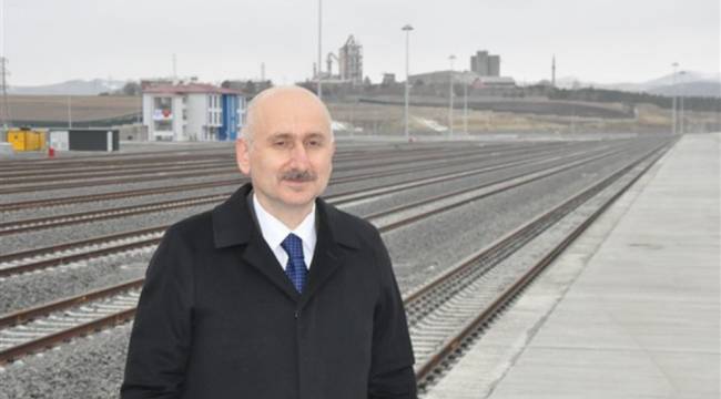 Bakan Karaismailoğlu Kars Lojistik Merkezi'nde incelemede bulundu