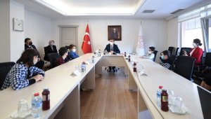 Bakan Selçuk engelli öğrenciler ve aileleriyle buluştu