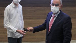 Başarılı öğrenciler ödüllendirildi