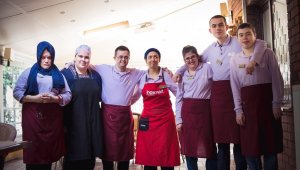 Başkan Ataç, "Gökkuşağı Kafe'nin de özünde sevgi var"