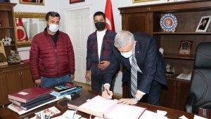 Başkan Biçer: "Simav'da yüzme bilmeyen gencimiz kalmayacak"