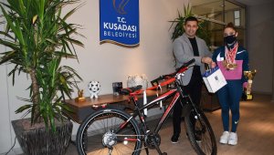 Başkan Günel'den genç sporcuya anlamlı jest