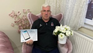 Başkan Yüksel, "Çiçekler tablete dönsün öğrencilerin yüzü gülsün"