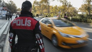 Başkent'e sokağa çıkma kısıtlamasında cadde ve sokaklar boş kaldı