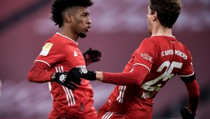 Bundesliga'da zirve mücadelesi nefesleri kesti: 6 gol!
