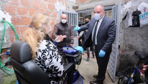 Canik Belediyesi'nden engelli vatandaşlara akülü araba dağıtımı