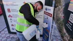 Canik'ten duraklara dezenfektan stantları