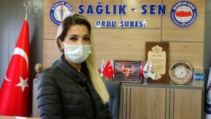 Çocuğuna yeniden kavuşan Cemile hemşire: "Covid-19'un gerekçe gösterilmesi çok şaşırtıcıydı"