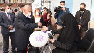 Engelli bireyler akülü araçlarına kavuştu