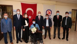 Engelli gencin ilham veren başarısı