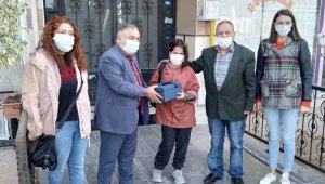 Engelliler Günü'nde engelli çocuğa anlamlı ziyaret