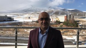 Erciyes Dağı'na sezonun ilk karı yağdı