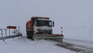 Erzincan'da karla karışık yağmur ve kar yağışı