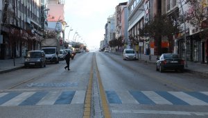 Erzurum'da sokağa çıkma kısıtlamasının ikinci gününde caddeler boş kaldı