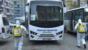 Esenyurt'ta pazar servisleri dezenfekte ediliyor