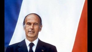 Eski Fransa Cumhurbaşkanı Valery Giscard d'Estaing koronavirüs'ten hayatını kaybetti