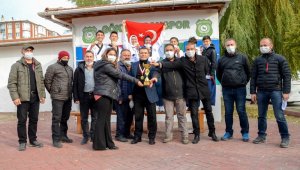 Eskişehirli sporcular Almanya'daki yarışmada 8 madalya ve kupa kazandı