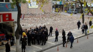 Fuzuli Caddesi'ndeki depremzedelerin sıkıntıları çözülüyor