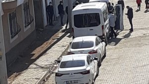 Gıda zehirlenmesi şüphesiyle hastaneye kaldırılan anne ve kızı öldü, baba yoğun bakımda