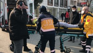 Hafif ticari araç ile kurye motoru çarpıştı: 1 yaralı