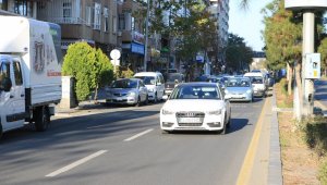 Hafta sonu kısıtlaması sona erdi, Diyarbakır'da trafik yoğunluğu başladı