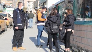 Hakkari polisi denetimden taviz vermiyor