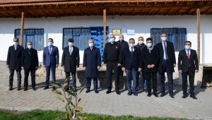 Halk Ozanı Muharrem Ertaş, ölüm yıldönümünde dualarla anıldı