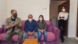 İhtiyaç sahibi vatandaşın evi belediye ekiplerince onarıldı