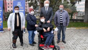 Isparta Belediyesi yürüme engellilere 100 adet akülü tekerlekli sandalye hediye etti