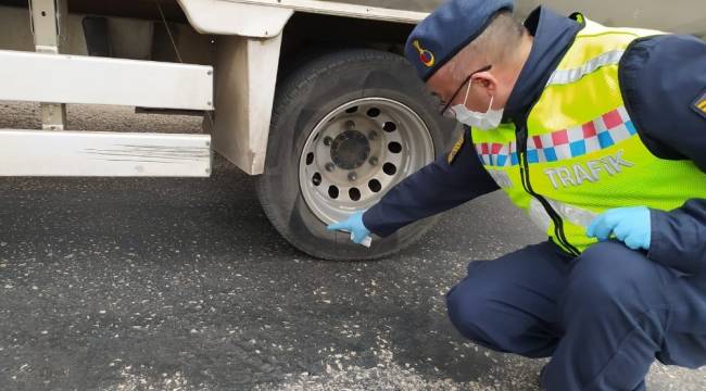 Isparta'da kış lastiği kullanmayan 41 sürücüye ceza uygulandı, 8 araç trafikten men edildi