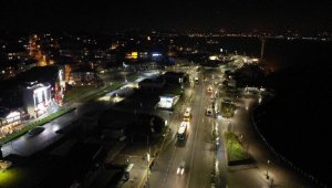 İstanbul'da 56 saatlik kısıtlama başladı: Meydanlar sessizliğe büründü