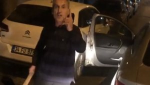 İstanbul'da hastane personelinin olduğu servis aracına sopalı saldırı kamerada