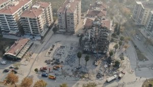 İzmir depreminin ardından ağır hasarlı binalardan 58'inin yıkımı tamamlandı