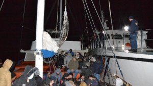 İzmir'de 175 düzensiz göçmen ile 1 göçmen kaçakçısı yakalandı