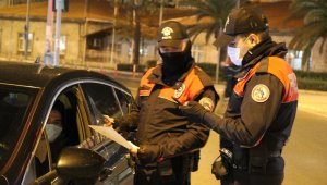 İzmir'de hafta sonunu kapsayan sokağa çıkma kısıtlaması başladı