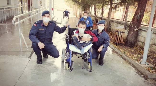 Jandarmanın hediyesi ile tarifi imkansız mutluluk yaşadı