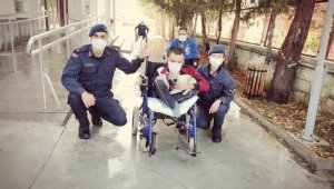 Jandarmanın hediyesi ile tarifi imkansız mutluluk yaşadı
