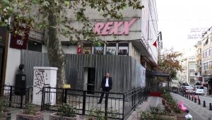 Kadıköy'ün simgelerinden Rexx Sinemasının yıkım süreci başladı
