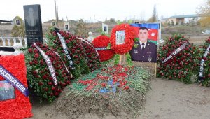Karabağ savaşında babasını kaybeden Memmedova, ikinci Karabağ savaşında da eşini kaybetti