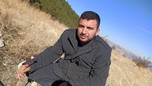 Karaman'da badem ağacı Aralık ayında çiçek açtı